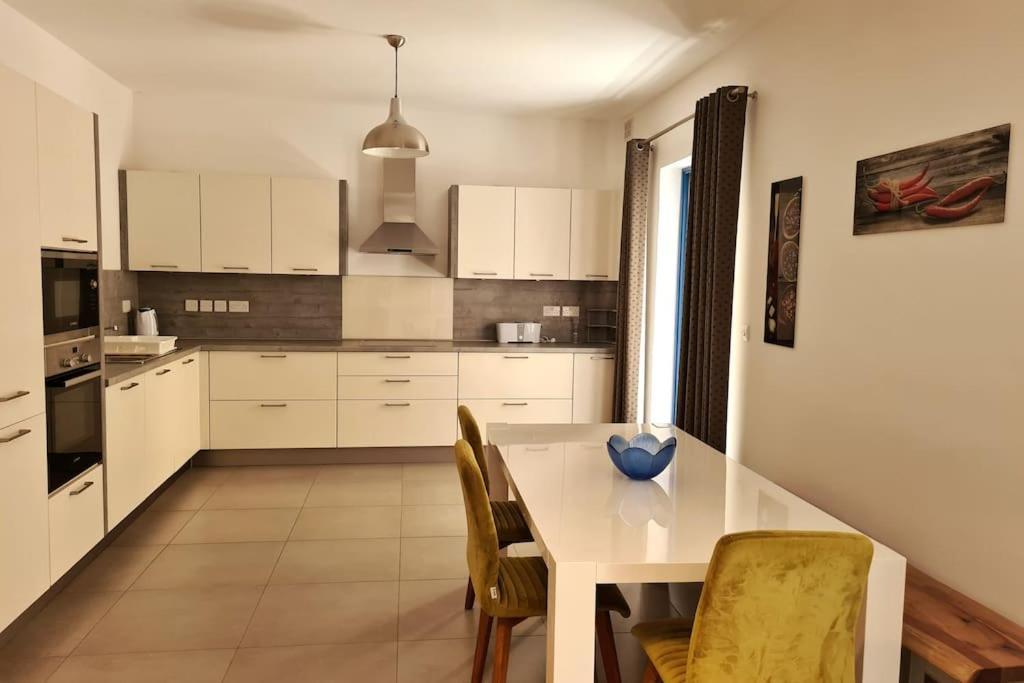 Cozy Inside.City & Beach Outside Sliema Exterior foto